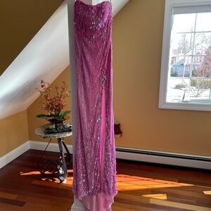 PROM DRESS!!  SHERRI HILL 57218 GOWN
Feel free to make all Reasonable Offers.